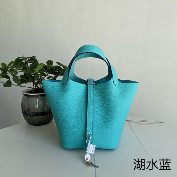 「#4349」 Hermès Lake Blue Silver Buckle Picotin Lock 18cm