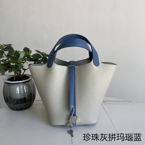 「#4359」 Hermès Pearl Grey and Agate Blue Silver Buckle Picotin Lock 18cm