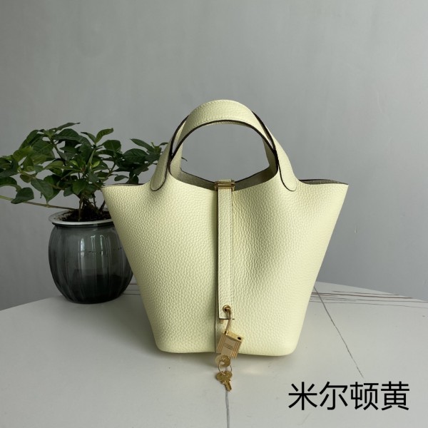 「#4379」Hermes Milton Gold Buckle Picotin Lock 18cm 「#4379」Hermes Milton Gold Buckle Picotin Lock 18cm