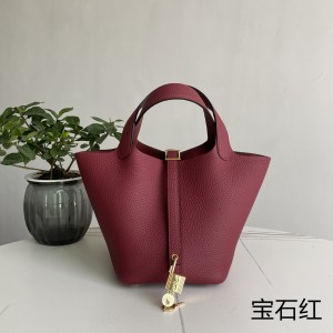 「#4408」 Hermès Picotin Lock 18cm Ruby Red Gold Buckle