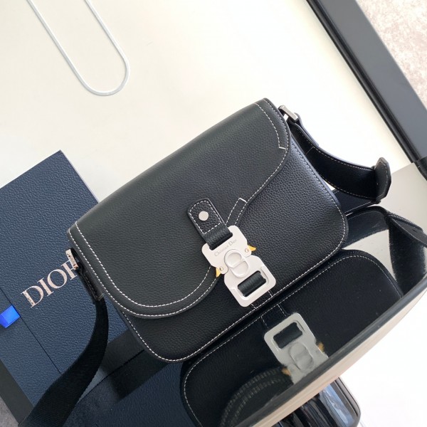 「#2026」dior  1ADPO049  black  23 x 18 x 6 cm