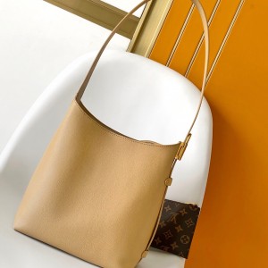 「#0189」Louis Vuitton Low Key Hobo M25353   24.0 x 28.0 x 16.0