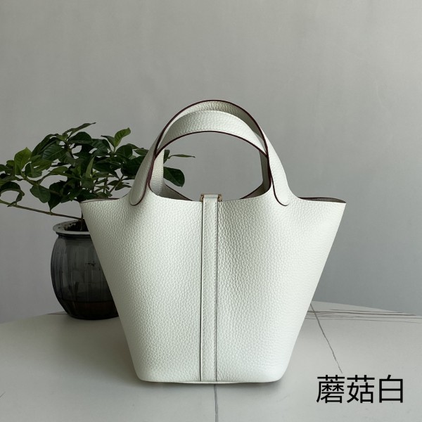 「#4427」 Hermès Mushroom Platinum Buckle Picotin Lock 18cm