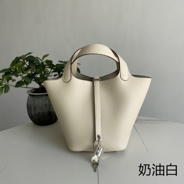 「#4429」 Hermès Cream Silver Buckle Picotin Lock 18cm