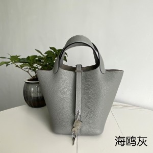 「#4448」 Hermès Seagull Grey Silver Buckle Picotin Lock 18cm