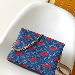 「#0198」Louis Vuitton  Coussin M14978  26.0 x 20.0 x 12.0