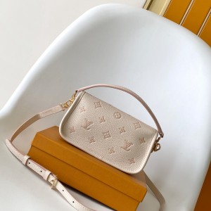 「#0201」Louis Vuitton  Nano Diane  M13642  19.0 x 10.5 x 6.0