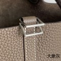 「#4452」 Hermès Elephant Grey Silver Buckle Picotin Lock 18cm