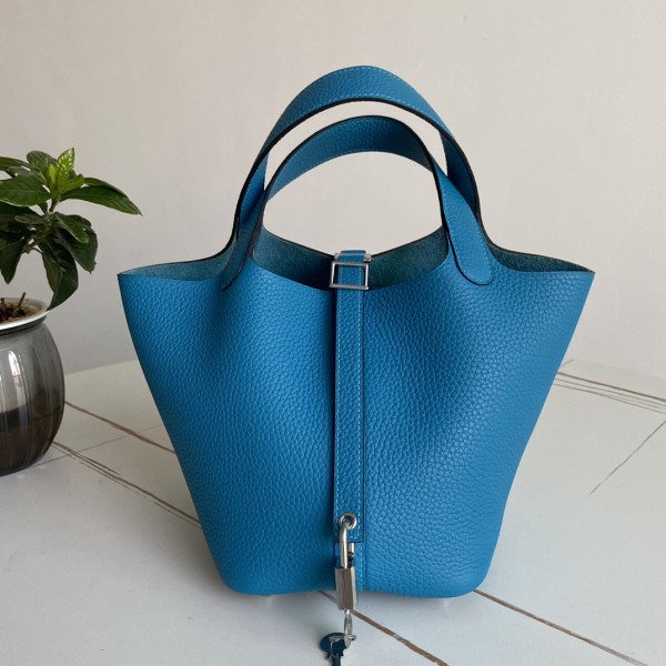 「#4490」 Hermes Tanzania Blue Silver Buckle 18cm Picotin Lock 18cm 「#4490」 Hermes Tanzania Blue Silver Buckle 18cm Picotin Lock 18cm