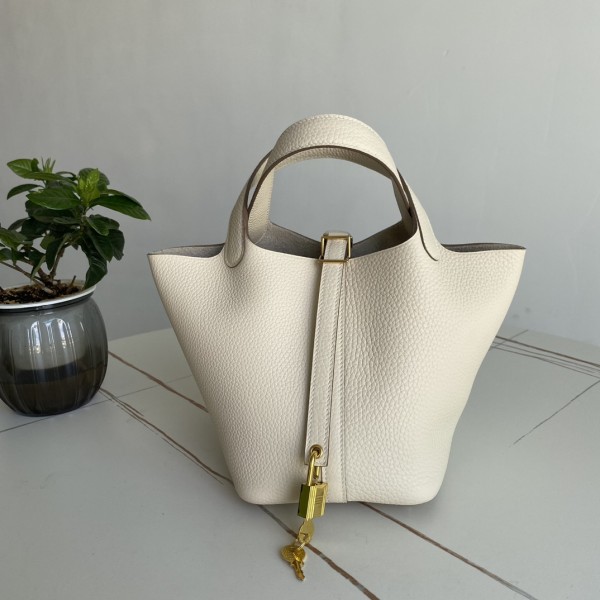 「#4499」 Hermes Cream White Gold Buckle Picotin Lock 18cm 「#4499」 Hermes Cream White Gold Buckle Picotin Lock 18cm