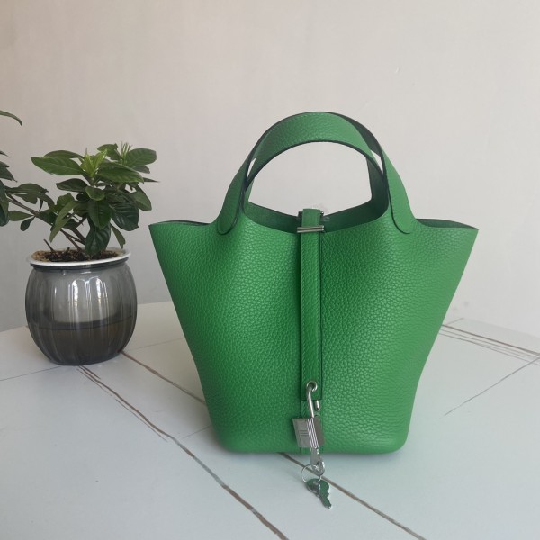 「#4504」 Hermès Bamboo Green Silver Buckle Picotin Lock 18cm
