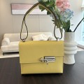 「#4522」 Hermes Pistol Bag Chick Yellow Verrou Epsom Leather Stainless Steel Hardware Semi-Handmade Wax Thread Sewing 21cm