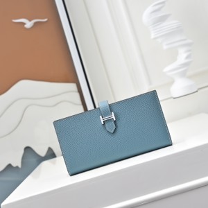 「#4542」 Hermes Haze Blue Suit Clip Epsom Leather 17*9cm