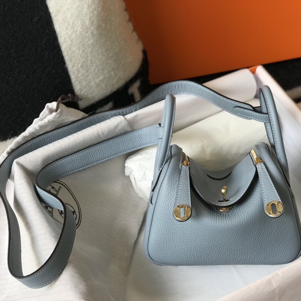 「#4070」 Hermès Linen Blue Mini Lindy Bag Gold Buckle 19.5x12.5 「#4070」 Hermès Linen Blue Mini Lindy Bag Gold Buckle 19.5x12.5