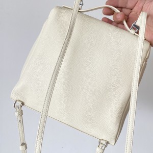 「#7012」Loro pian - L23.5 - 21cm*23.5cm*8cm - White