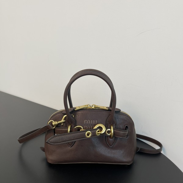 「#9015」 miumiu 30112B88 Sac coquillage 8×13×21cm 「#9015」 miumiu 30112B88 Sac coquillage 8×13×21cm