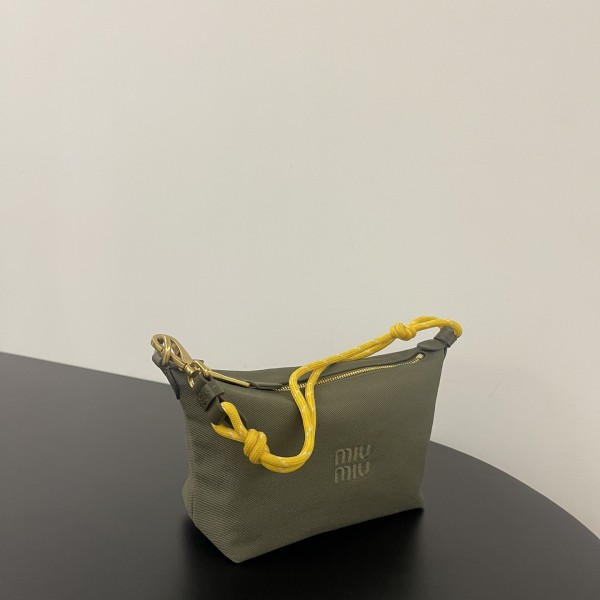 「#9031」 miumiu 30875B36  green 14*18.5*10cm