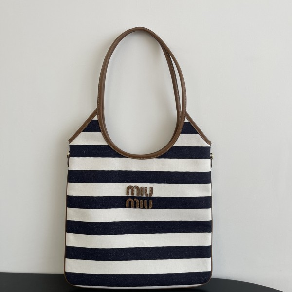 「#9035」 miumiu 30879B68 35×40cm 「#9035」 miumiu 30879B68 35×40cm