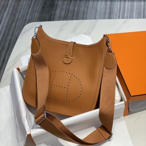 「#4098」 Hermès Golden Brown Evelyne French Bag 29cm