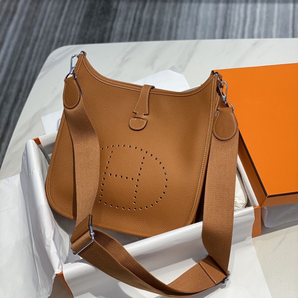 「#4098」 Hermès Golden Brown Evelyne French Bag 29cm 「#4098」 Hermès Golden Brown Evelyne French Bag 29cm