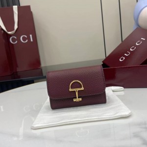 「#3300」GUCCI Softbit  828148 10.5x 7x 3