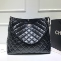 「#10023」 Chanel 103Chanel Piping Chain Tote Pearlescent Cowhide Size 38*32*14cm