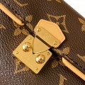 「#0266」Louis VuittonHide  Pochette Camille  M13566  11 x 6 x 20.5