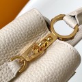 「#0273」Louis Vuitton Capucines M25087 21.0 x 13.6 x 8.0