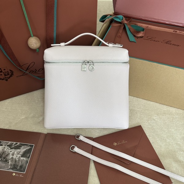 「#7097」Loro pian Extra Pocket L23.5 silver buckle - FAM6491 - 21✖️23.5✖️8cm - Light Peony Powder 「#7097」Loro pian Extra Pocket L23.5 silver buckle - FAM6491 - 21✖️23.5✖️8cm - Light Peony Powder