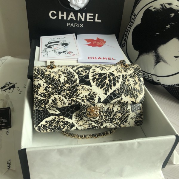 「#10089」Chanel South African python leather custom model with full deerskin lining 01112 25.5*7*16CM