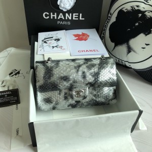 「#10098」Chanel South African python leather custom model with full deerskin lining 01112 25.5*7*16CM