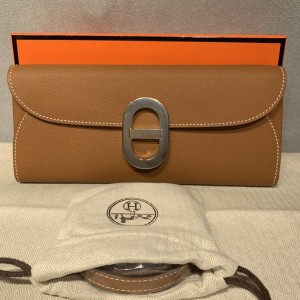 「#4126」 Hermes Khaki Silver Buckle Chaine d'Ancre to go 24*10*2.5cm