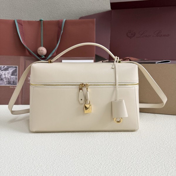 「#7139」Loro pian Extra bag L27 gold buckle - FAN4043 - 16cm*27 cm*10cm - Tender white 「#7139」Loro pian Extra bag L27 gold buckle - FAN4043 - 16cm*27 cm*10cm - Tender white