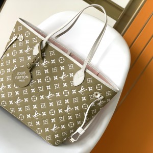 「#0300」Louis Vuitton  Neverfull  M46102  31 x 28 x 14