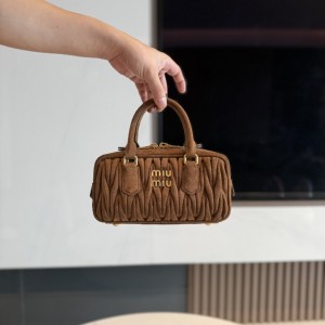 「#9043」 miumiu 5BB142-2  22×10.5×7.5cm