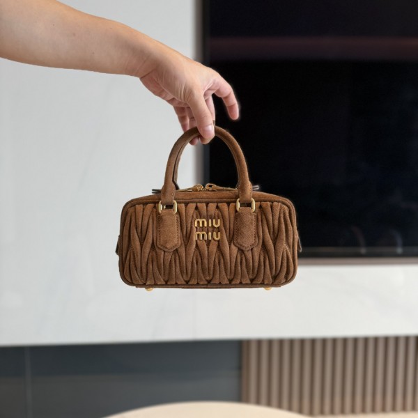 「#9043」 miumiu 5BB142-2  22×10.5×7.5cm