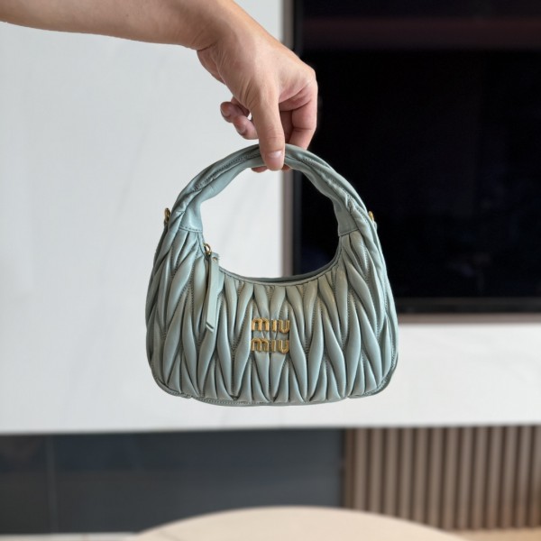 「#9056」 miumiu 5BC125  20*6*17cm