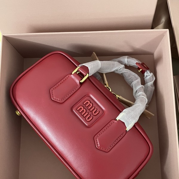 「#9057」 miumiu 5BB142 Length 22cm Width 7.5cm Height 10.5cm