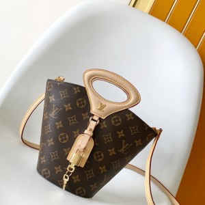 「#0325」Louis Vuitton  Nicolas Ghesquière  M14680   12.0 x 18.0 x 7.0