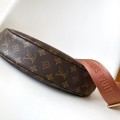 「#0329」Louis Vuitton  oop hobo  M12939  22x9x33