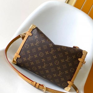 「#0335」Louis Vuitton  Side Trunk  M14513  30.0 x 20.0 x 10.0