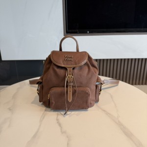 「#9061」 miumiu 5BZ042  25*30*12.5cm