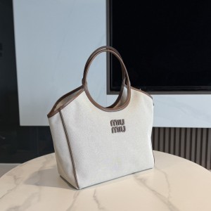 「#9064」 miumiu 5BG276  37*36*16cm