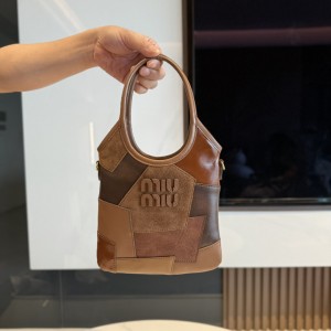 「#9083」 miumiu   5BA28120*24cm