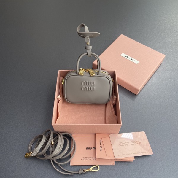 「#9116」 miumiu 5NR036  w11×h7×d4cm