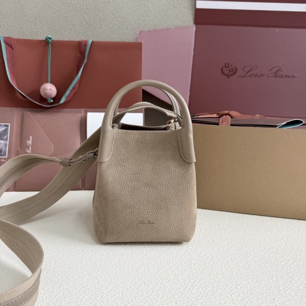 「#7178」Loro pian Bale -FAP3122 - 13cm*13cm*16cm - taupe 「#7178」Loro pian Bale -FAP3122 - 13cm*13cm*16cm - taupe