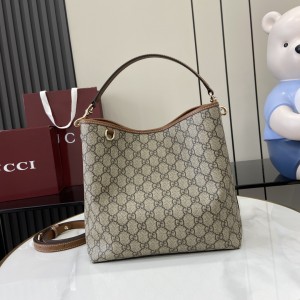 「#3673」GUCCI GG Emblem 815103 25x 25x 15.5