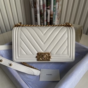 「#10238」Chanel White Ribbed Gold Buckle Hot Mom Bag 67086 25cm