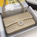 「#10247」Chanel 2018 Big V Beige Silver Chain 25cm AS8023
