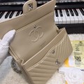 「#10247」Chanel 2018 Big V Beige Silver Chain 25cm AS8023